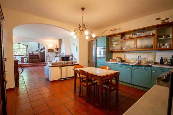 casa indipendente in vendita a Casale Marittimo