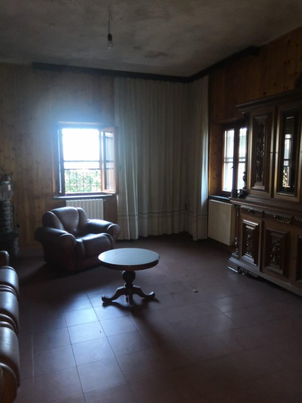 casa indipendente in vendita a Cascina in zona Latignano