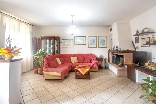 casa indipendente in vendita a Cascina in zona Navacchio