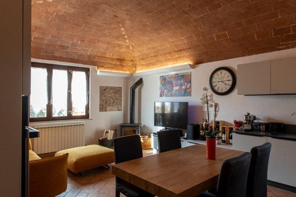 casa indipendente in vendita a Cascina in zona San Giorgio