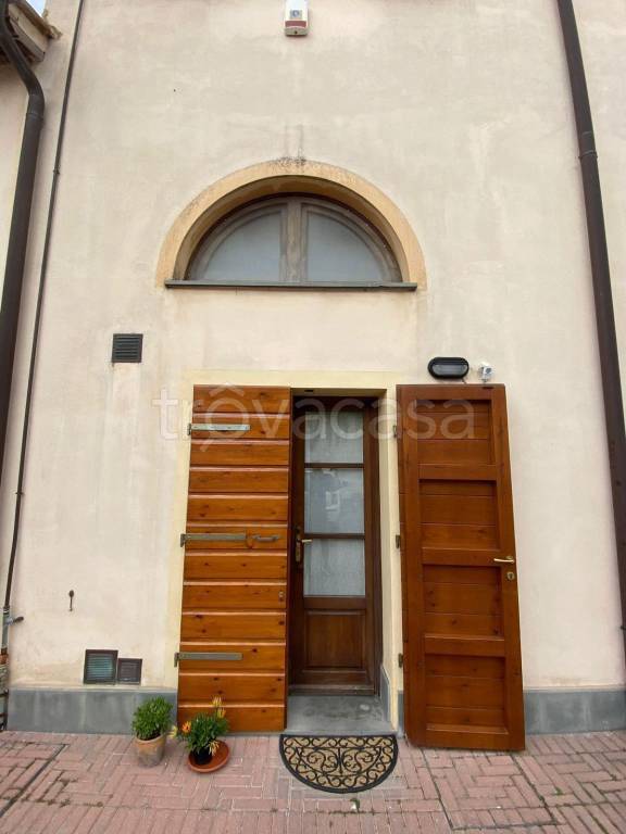 casa indipendente in vendita a Cascina in zona Navacchio
