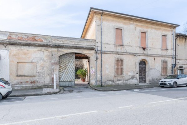 casa indipendente in vendita a Cascina in zona San Giorgio