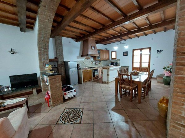 casale in vendita a Cascina in zona San Frediano a Settimo