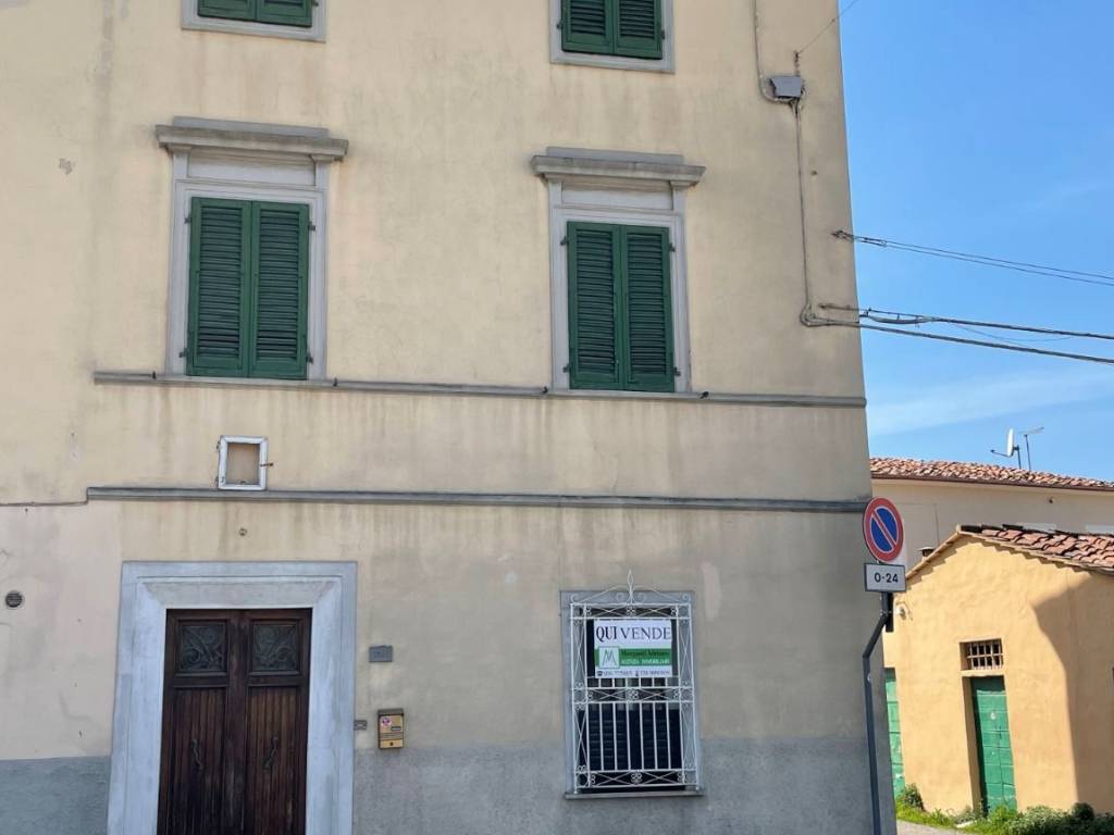casa indipendente in vendita a Cascina in zona Navacchio