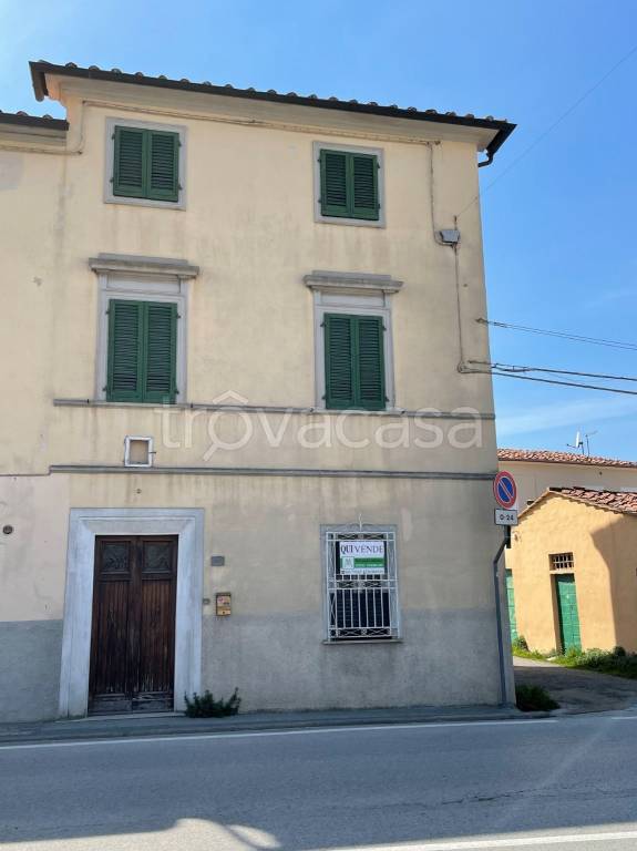 casa indipendente in vendita a Cascina in zona Navacchio