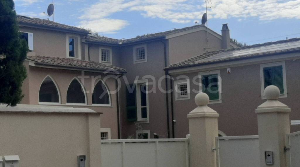 casa indipendente in vendita a Cascina in zona San Casciano