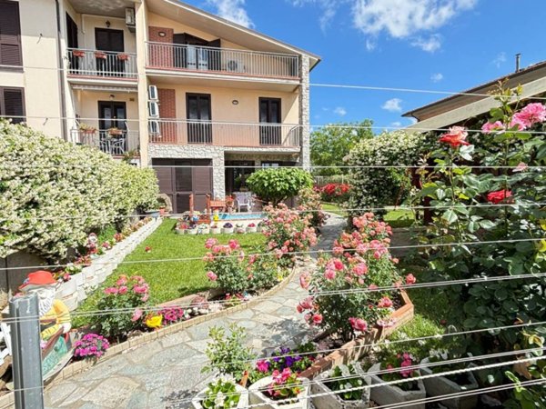 casa indipendente in vendita a Cascina in zona San Lorenzo a Pagnatico