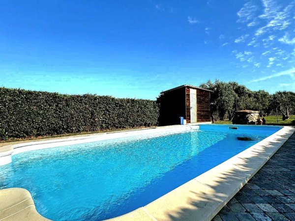 casa indipendente in vendita a Cascina