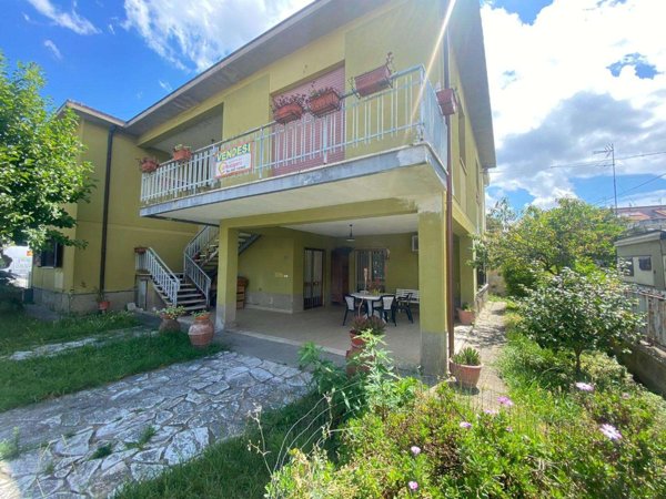 casa indipendente in vendita a Cascina in zona Navacchio