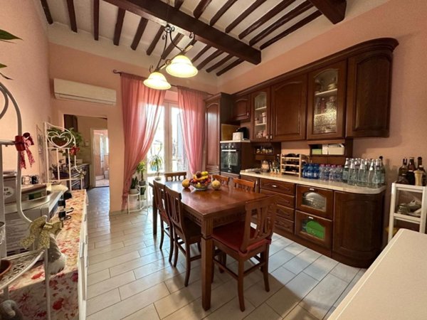 casa indipendente in vendita a Cascina