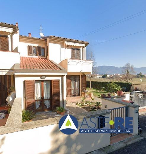casa indipendente in vendita a Cascina