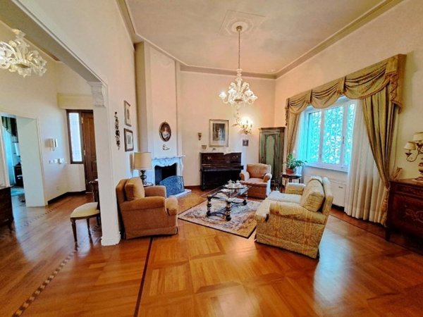 casa indipendente in vendita a Cascina in zona Navacchio
