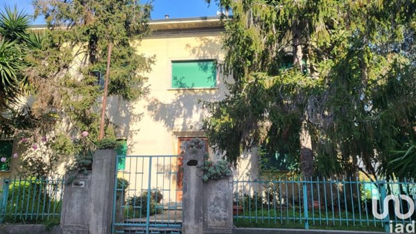 casa indipendente in vendita a Cascina