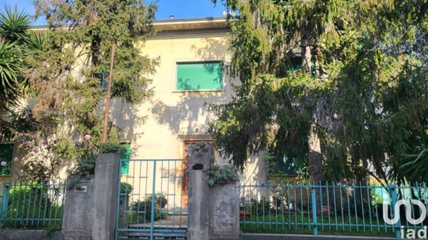 casa indipendente in vendita a Cascina