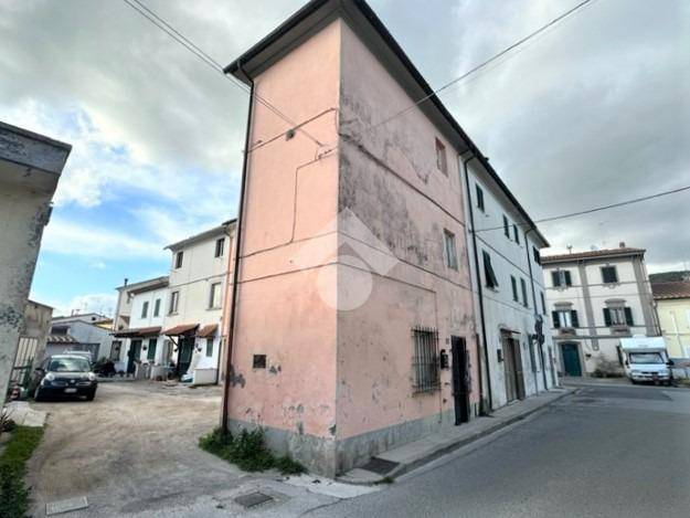 casa indipendente in vendita a Cascina