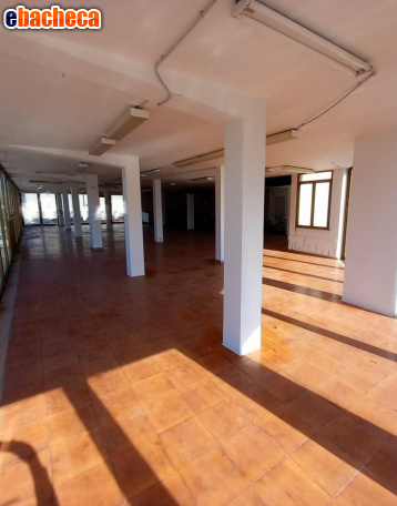 casale in vendita a Cascina