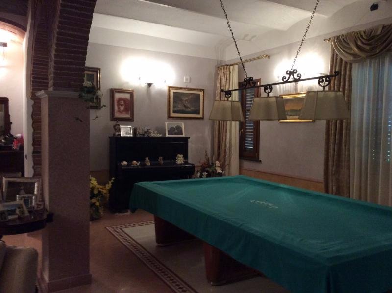 casale in vendita a Cascina in zona Navacchio