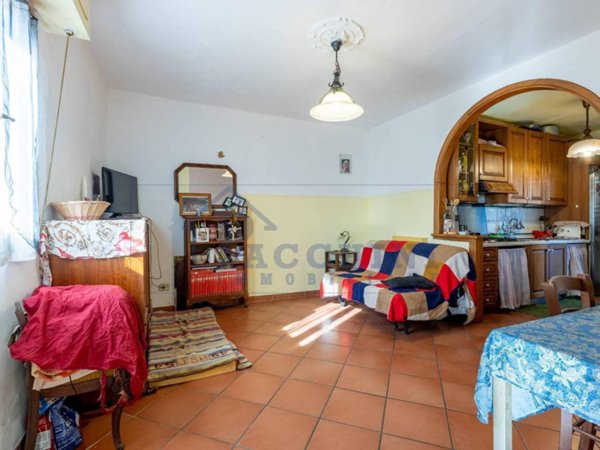 casa indipendente in vendita a Cascina in zona Navacchio