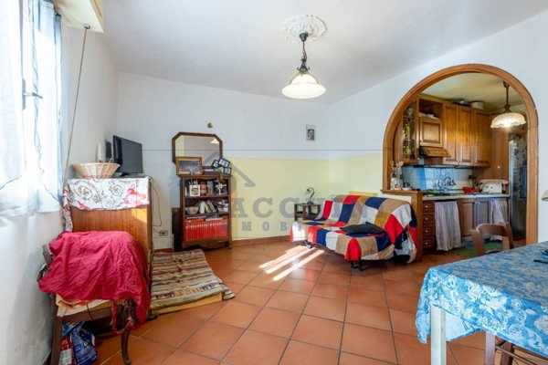 casa indipendente in vendita a Cascina in zona Navacchio