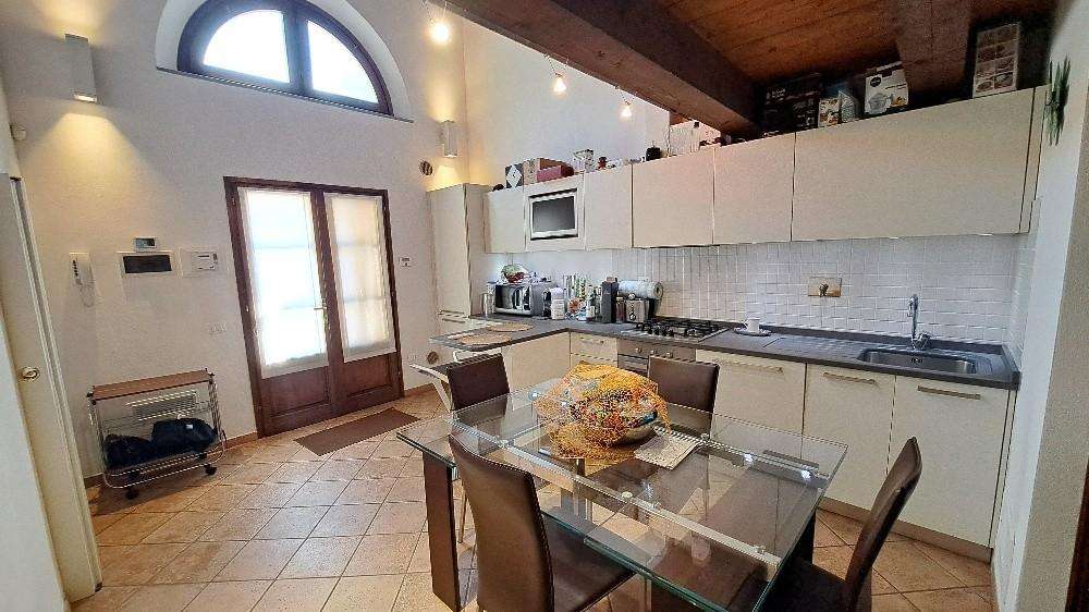 casale in vendita a Cascina in zona Navacchio