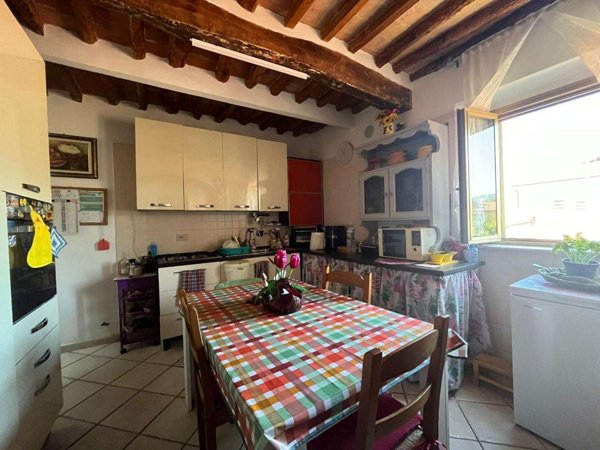 casale in vendita a Cascina