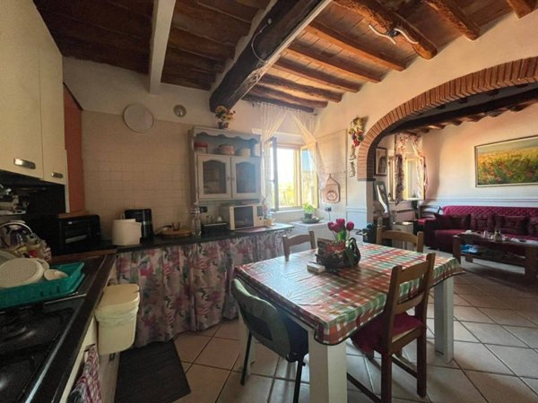 casa indipendente in vendita a Cascina