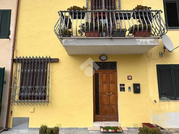 casa indipendente in vendita a Cascina in zona San Lorenzo alle Corti