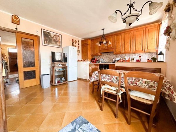 casa indipendente in vendita a Cascina in zona Navacchio