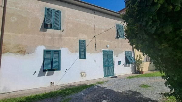 casale in vendita a Cascina in zona San Lorenzo a Pagnatico