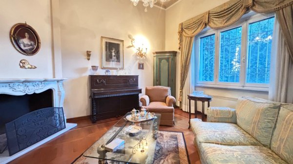 casa indipendente in vendita a Cascina in zona Casciavola