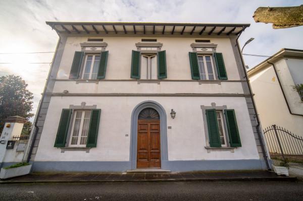 casa indipendente in vendita a Cascina in zona Titignano