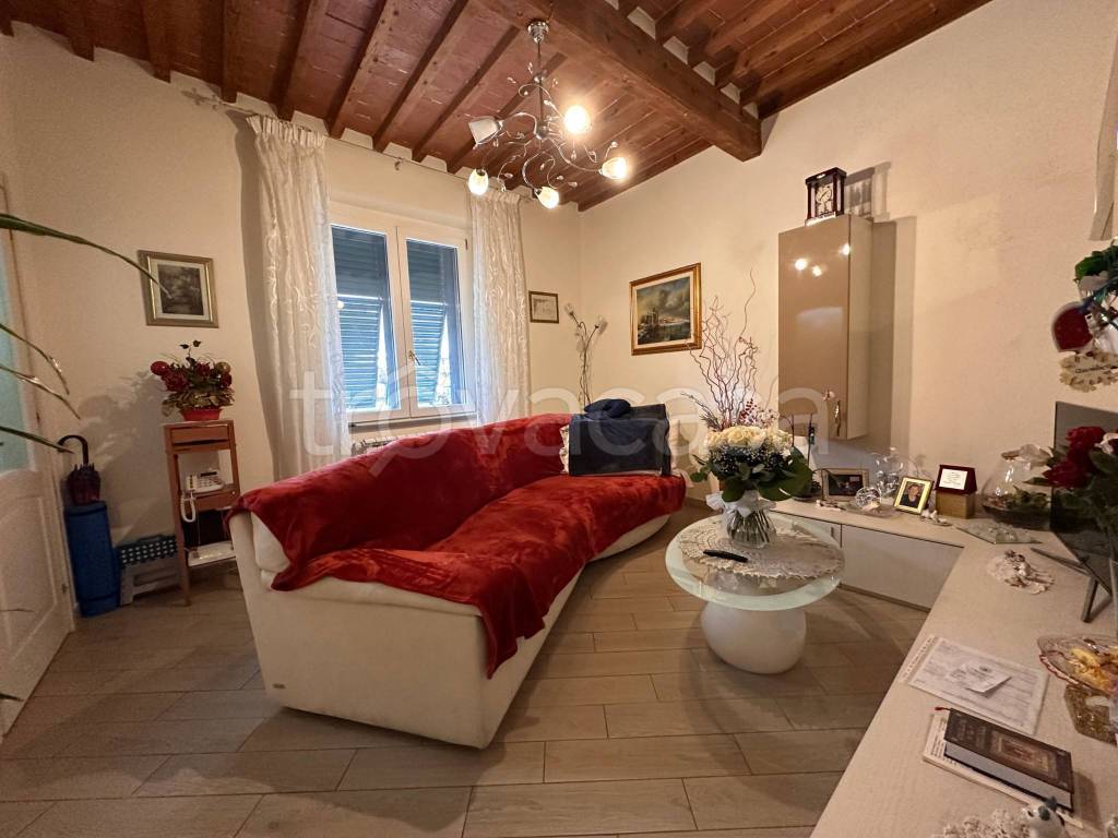 casa indipendente in vendita a Cascina in zona Musigliano