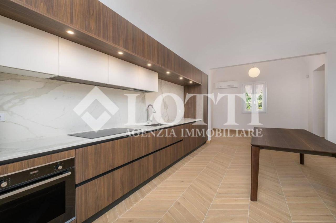 casa indipendente in vendita a Cascina