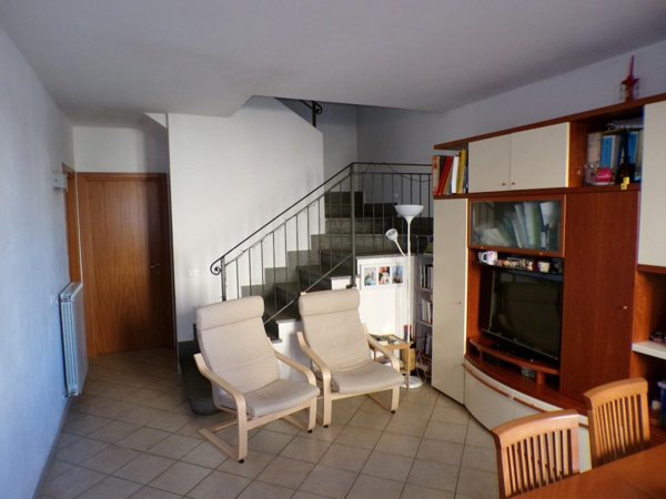 casa indipendente in vendita a Cascina in zona San Lorenzo alle Corti