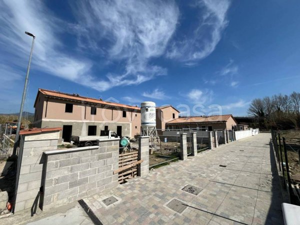casa indipendente in vendita a Cascina in zona San Lorenzo a Pagnatico