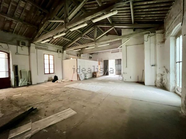 casale in vendita a Cascina