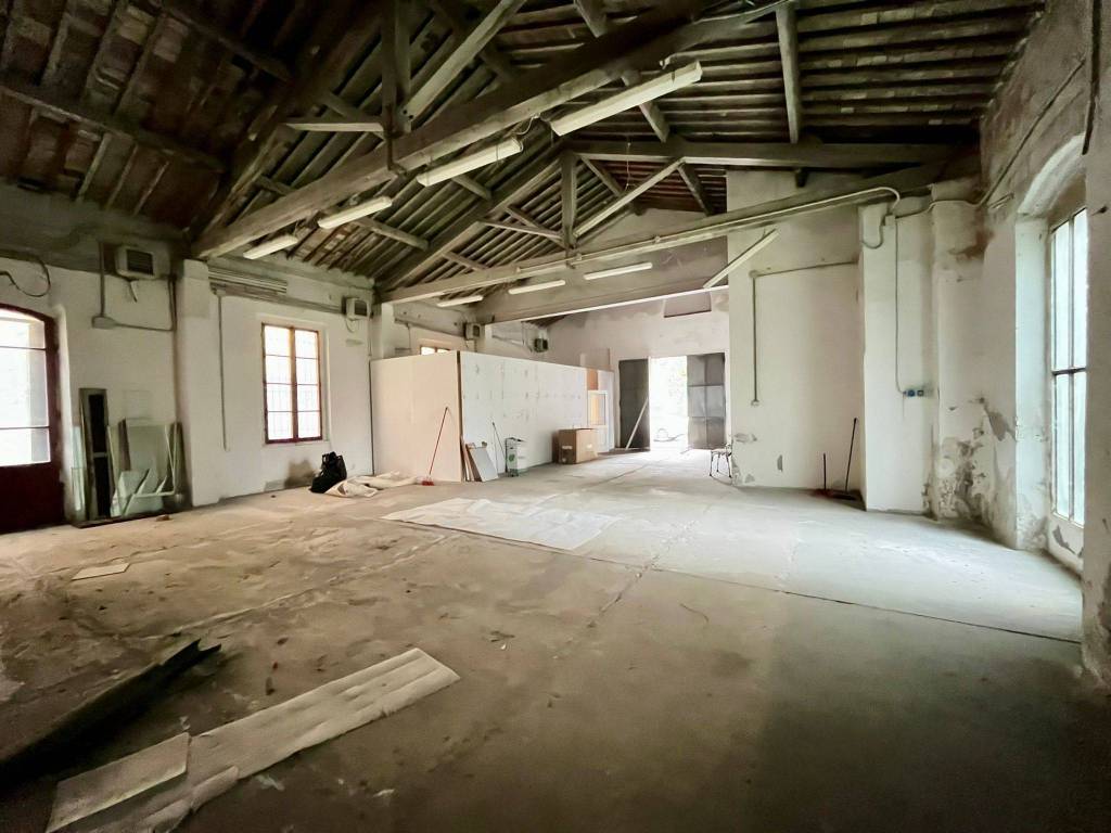 casale in vendita a Cascina
