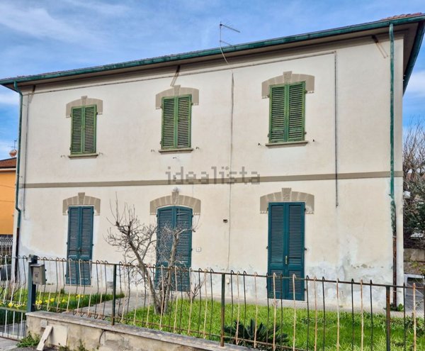 casa indipendente in vendita a Cascina in zona Visignano