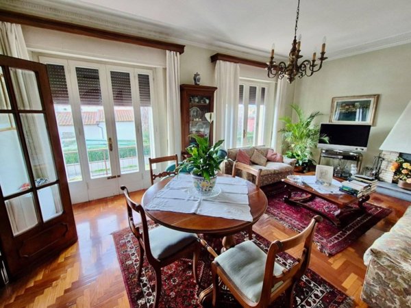 casa indipendente in vendita a Cascina