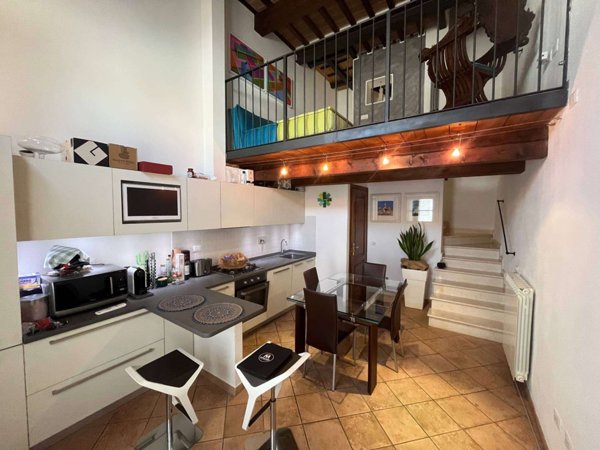 casa indipendente in vendita a Cascina in zona Navacchio