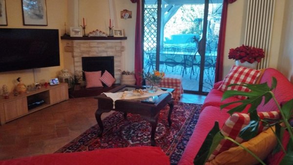 casale in vendita a Cascina