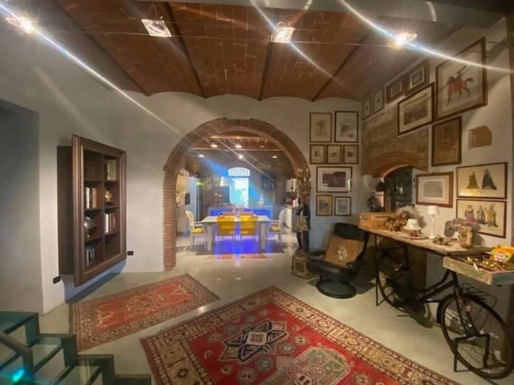 casale in vendita a Cascina