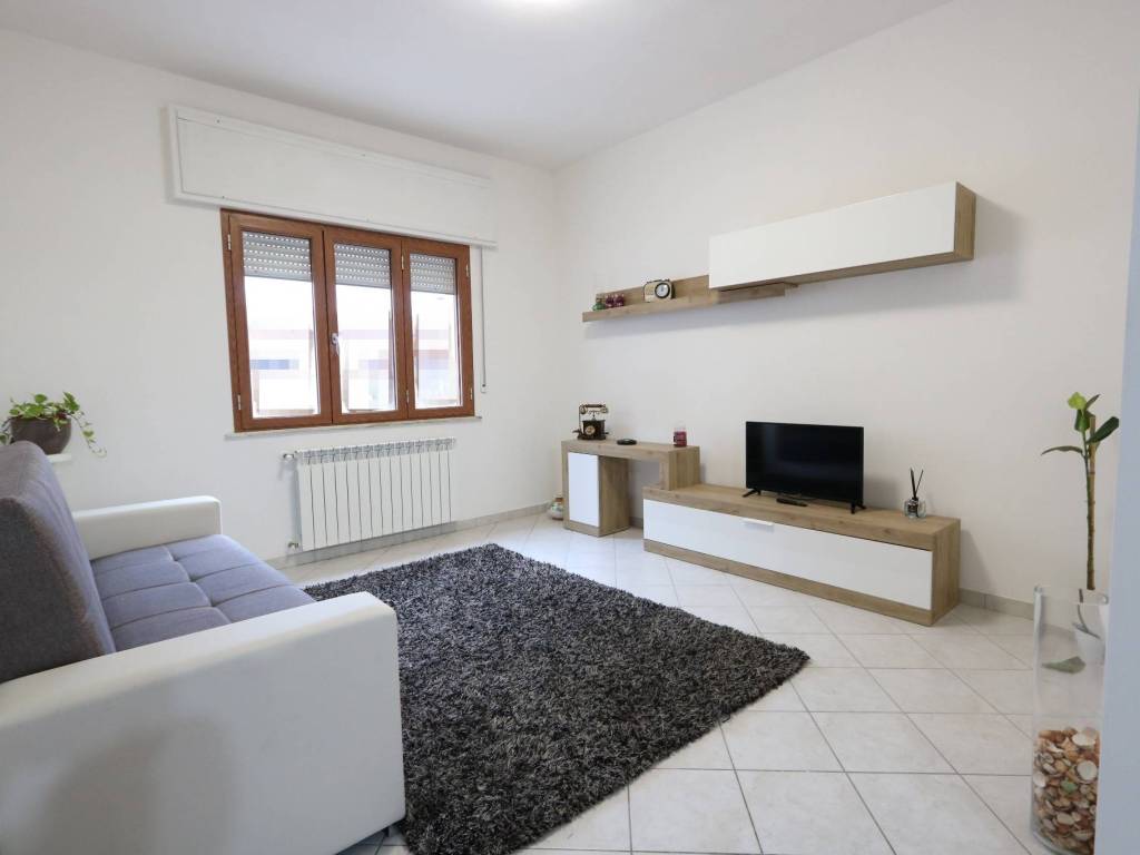 casa indipendente in vendita a Cascina