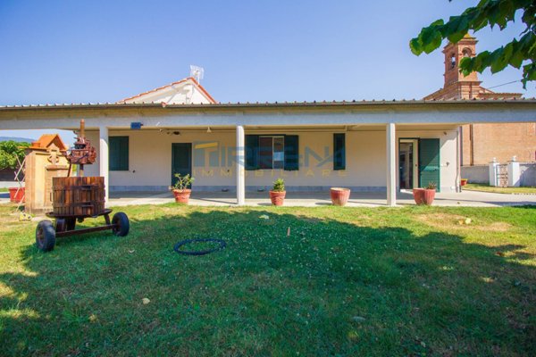 casa indipendente in vendita a Cascina