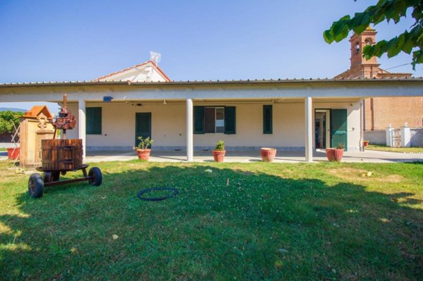 casa indipendente in vendita a Cascina
