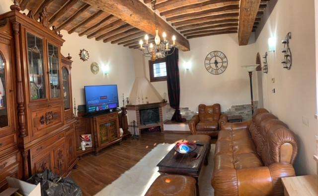 casale in vendita a Cascina in zona Marciana