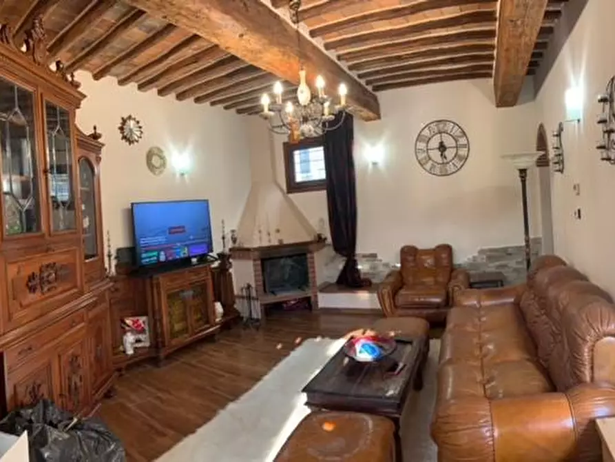 casale in vendita a Cascina in zona Marciana