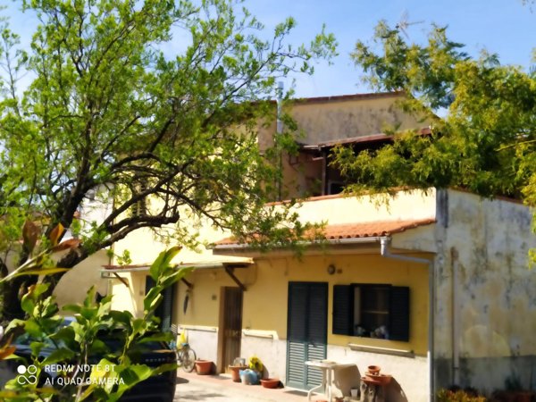 casa indipendente in vendita a Cascina