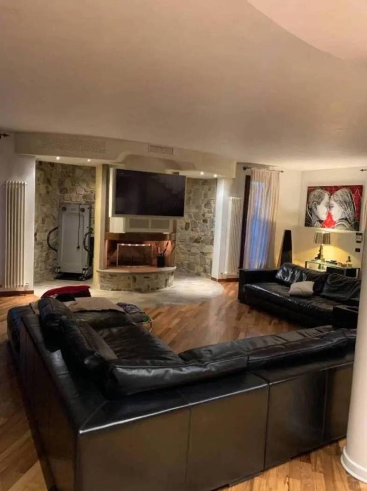 casa indipendente in vendita a Cascina