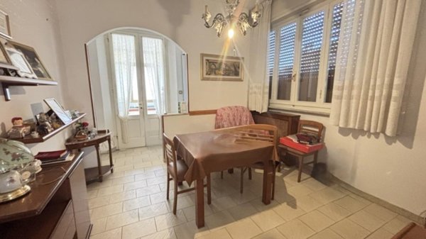 casa indipendente in vendita a Cascina in zona Casciavola